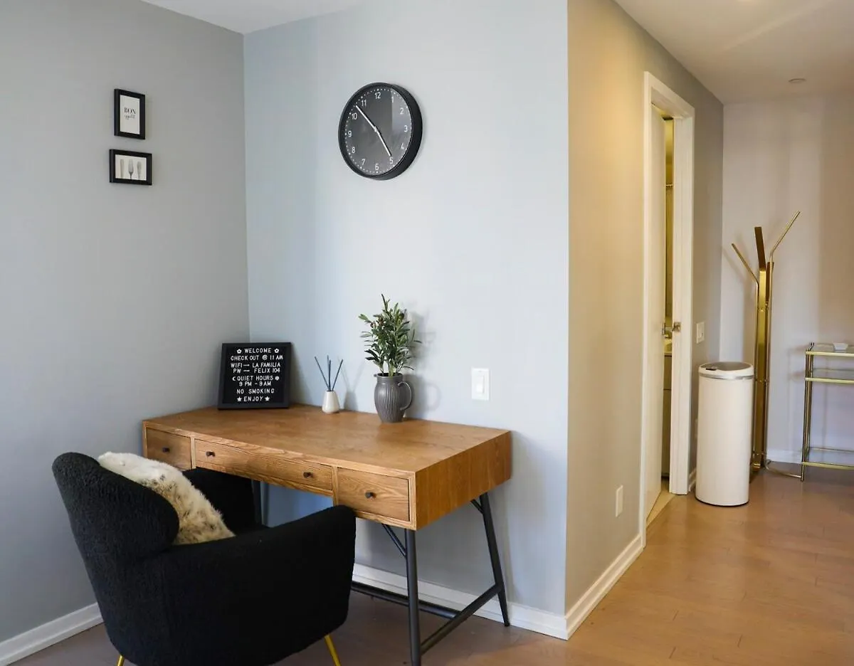 Stunning Suite In Downtown Perfect For Businesses Trips And Small Families Toronto