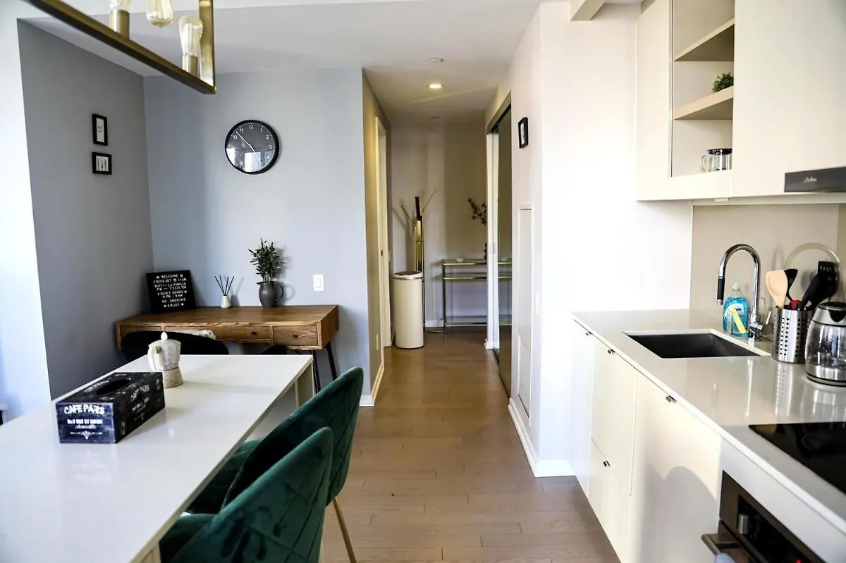 Apartment Stunning Suite In Downtown Perfect For Businesses Trips And Small Families Toronto