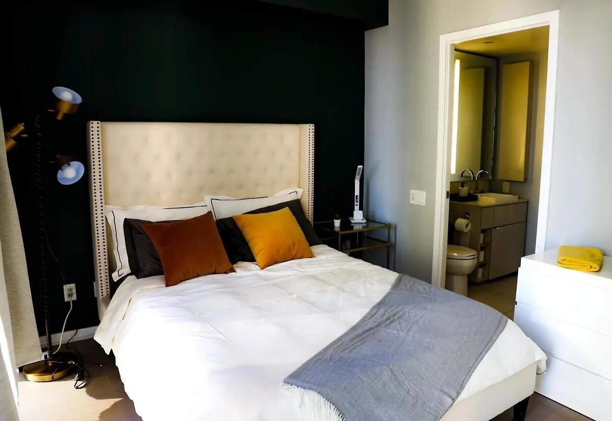 Apartment Stunning Suite In Downtown Perfect For Businesses Trips And Small Families Toronto Canada